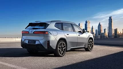 BMW iX3 L Tanıtıldı: Çin Pazarına Özel Uzun Aks Mesafeli Elektrikli SUV