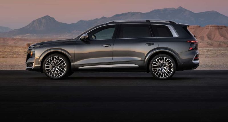 Audi Q9 park sorunu: Dev SUV Alman park yerlerine sığacak mı?