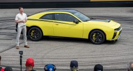 Dodge Charger Super Bee Geri Dönüyor: 608 Beygirlik Safkan Güç