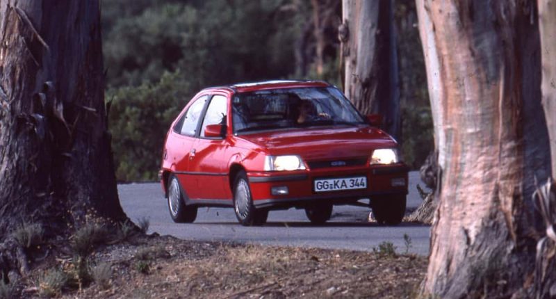 1984 Opel Kadett GSi: Golf GTI'nın Ezeli Rakibi Efsanevi Hatchback