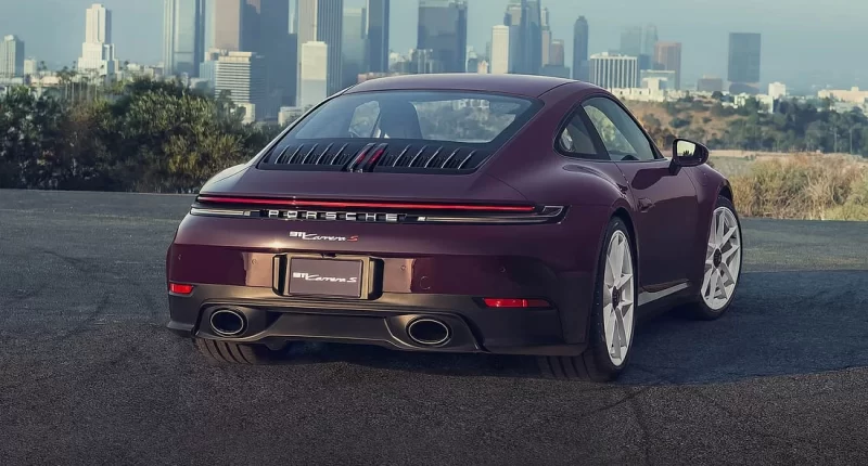 Porsche 911 Carrera S manuel şanzıman opsiyonu ile sürüş keyfini geri getiriyor