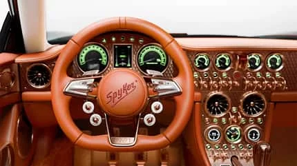 Spyker C8 Preliator XXV: 800 Beygirlik Analog Devrim