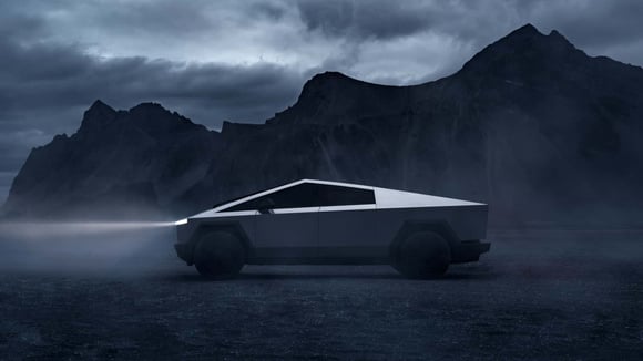Tesla geri çağırma kararı: Tesla far parlaklığı sorunuyla gündemde