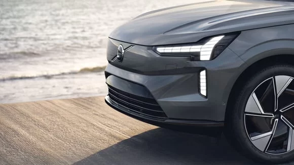 Volvo Connected Safety ile otomobiller artık görünmeyeni haber veriyor