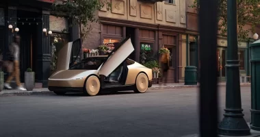 Tesla Cybercab Sahaya İniyor: Çalışanlar İlk Sürücüsüz Deneyimi Yaşıyor