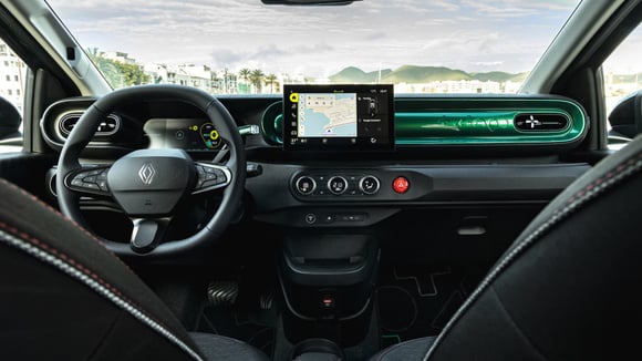 Fransa Otomobil Pazarında Elektrikli Araç Fırtınası: Renault Zirveyi Kimseye Bırakmıyor