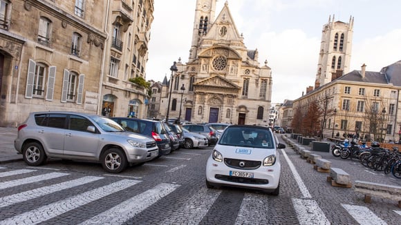 Paris'te Paylaşımlı Araç Dönemi Yeniden Başlıyor: Autolib'in Mirası mı, Yeni Bir Başlangıç mı?