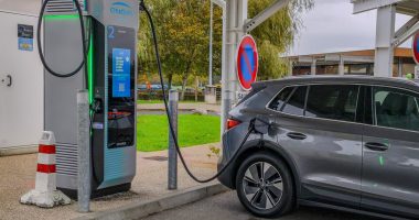 Elektrikli araçlarda kilometre vergisi tartışması ve yeni önlemler