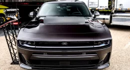 2027 Dodge Charger Serisine Yeni Renk Seçeneği: Red Oxide