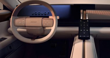 Jaguar Type 01 EV İç Mekanı: 70'lerin Ruhu Modern Teknolojiyle Buluşuyor