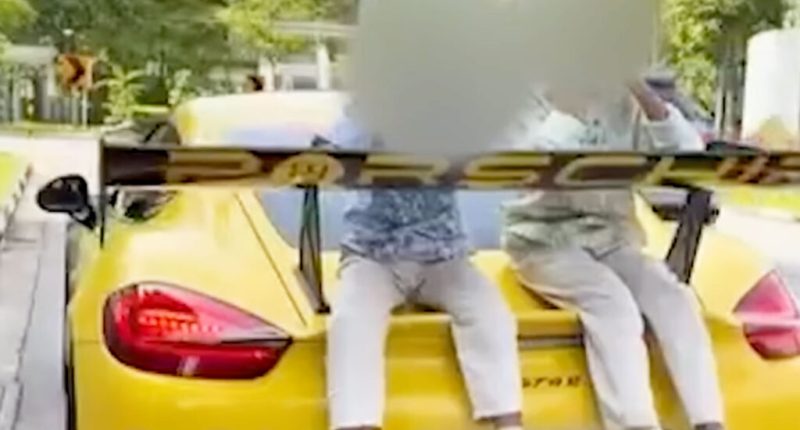 Porsche Cayman Üzerinde Çocuklarını Gezdiren Babaya Ağır Ceza