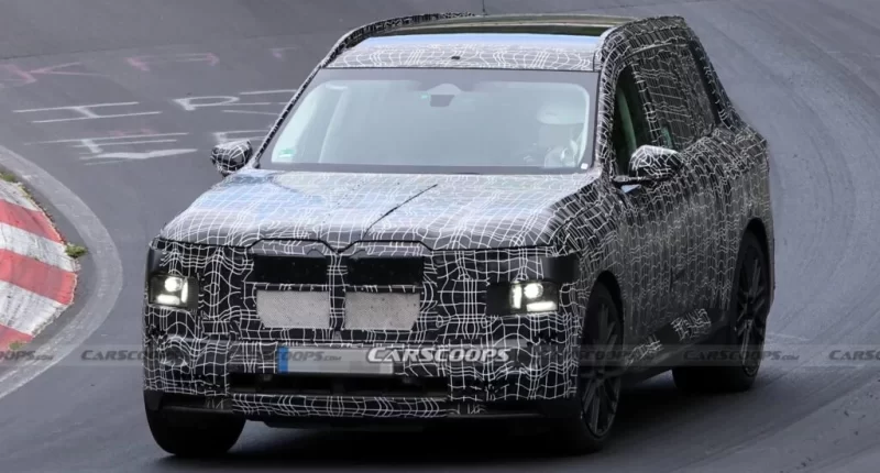Yeni BMW X7 Testlerde: V8 Gücü ve Teknolojik Dönüşüm