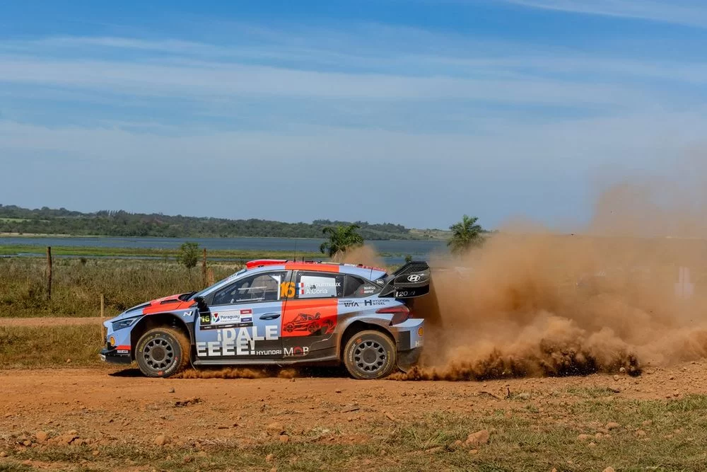 WRC Paraguay Rallisi: Lastik Sorunları ve Kaos Dolu Bir Cuma
