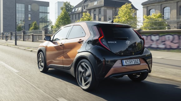 Toyota Aygo X Hybride: Yüksek Fiyatlara Rağmen Satışlarda Büyük Başarı