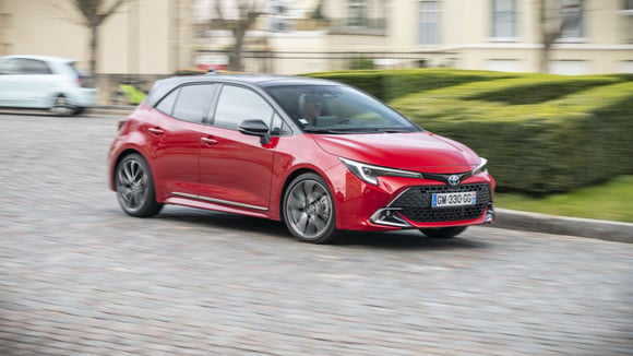 Toyota ve Lexus modellerinde 12V akü sorunu: Kapıların açılmaması tehlike yaratıyor