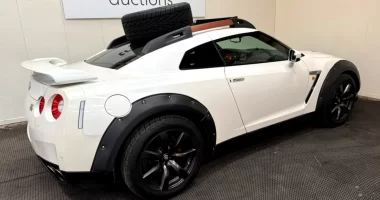 Asfalt Canavarı Araziye Çıktı: Modifiyeli Nissan GT-R Satışta