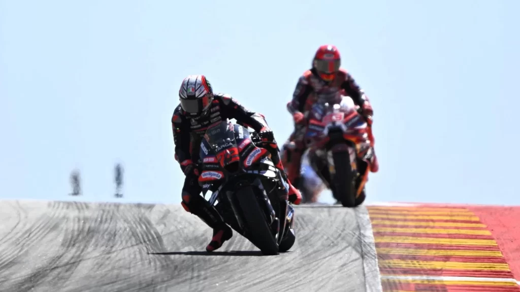 MotoGP Aragon mücadelesinde Marco Bezzecchi ve Marc Marquez rekabeti