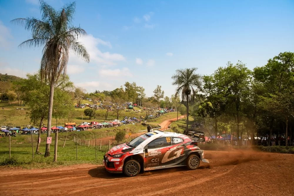 Sami Pajari'den Tarihi Zafer: WRC Şampiyonluk Yarışı Kızıştı