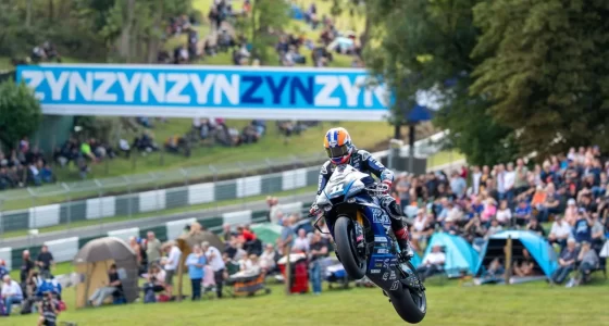 2026 British Superbikes: Cadwell Park Yarış Sonuçları ve Analizi