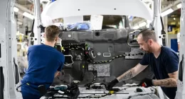 Renault İspanya Yatırımı: Geleceğin Elektrikli Modelleri Şekilleniyor