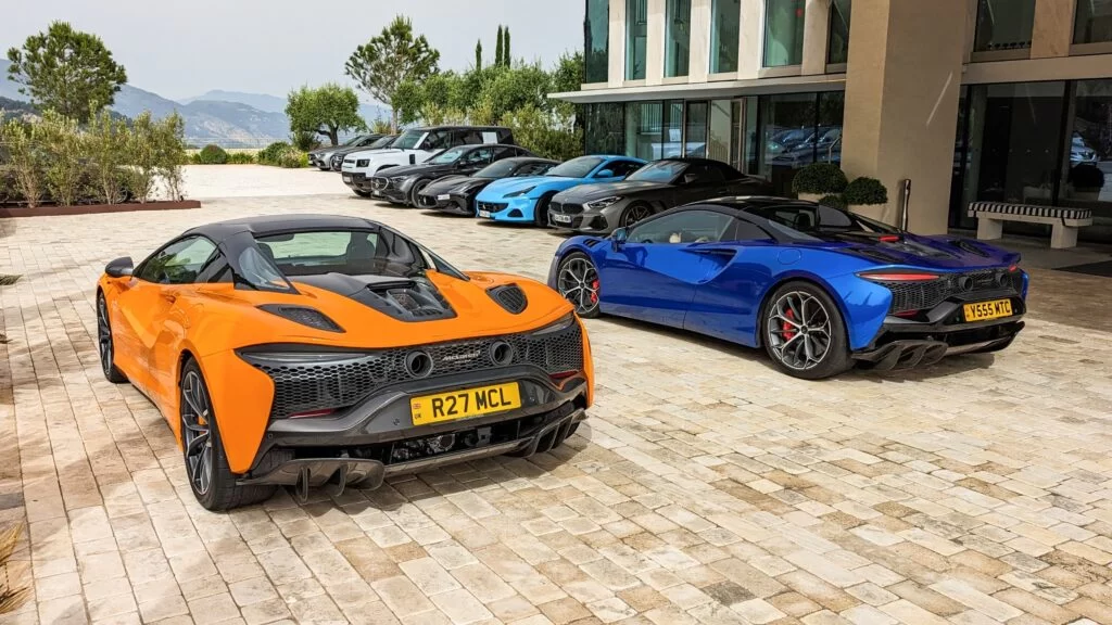 McLaren'in Yeni Süper Otomobil Modeli Performans Çıtasını Yükseltiyor
