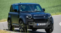 Land Rover Defender 90 P525 V8: Safariden Pistlere Uzanan Güç