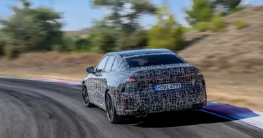 Yeni Nesil BMW 3 Serisi Altı Silindirli Motoruyla Geliyor