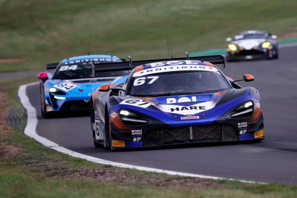 British GT finalinde beklenmedik şampiyonluk: Marcus Clutton tuvaletteyken kazandı