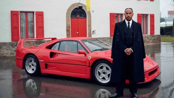 Lewis Hamilton ve Ferrari F40: Efsanevi Otomobile Dönüş