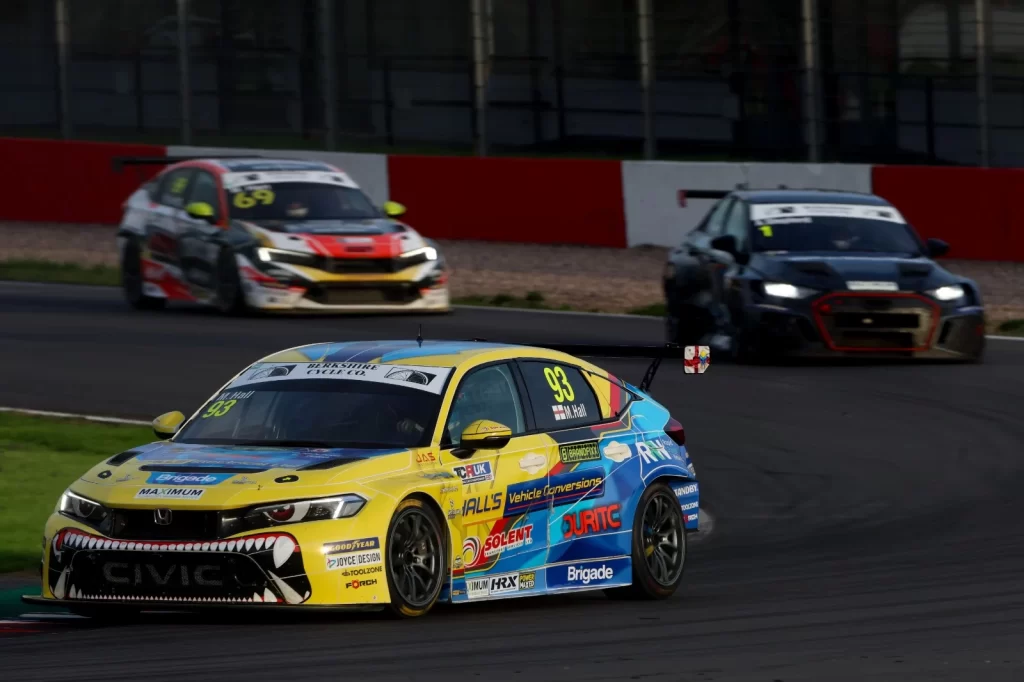 GB3 Championship heyecanında Deagen Fairclough fırtınası