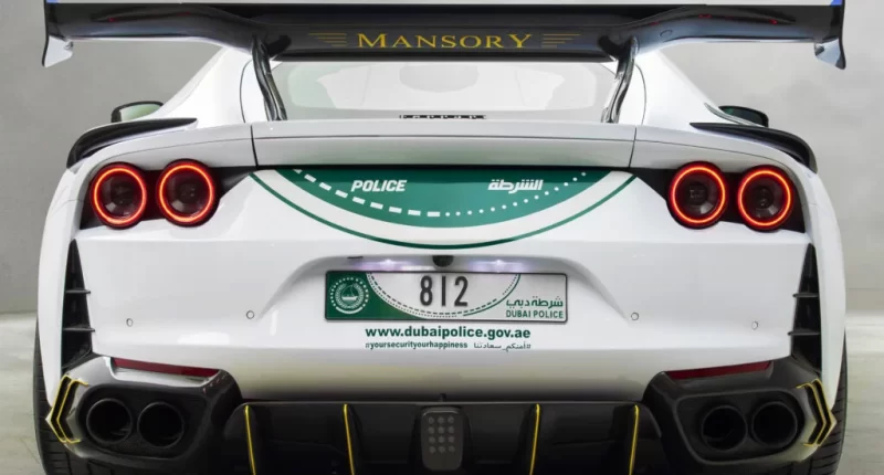 Mansory imzalı Ferrari 812 - Dubai Polisi filosuna Mansory imzalı modifiyeli Ferrari 812 katıldı