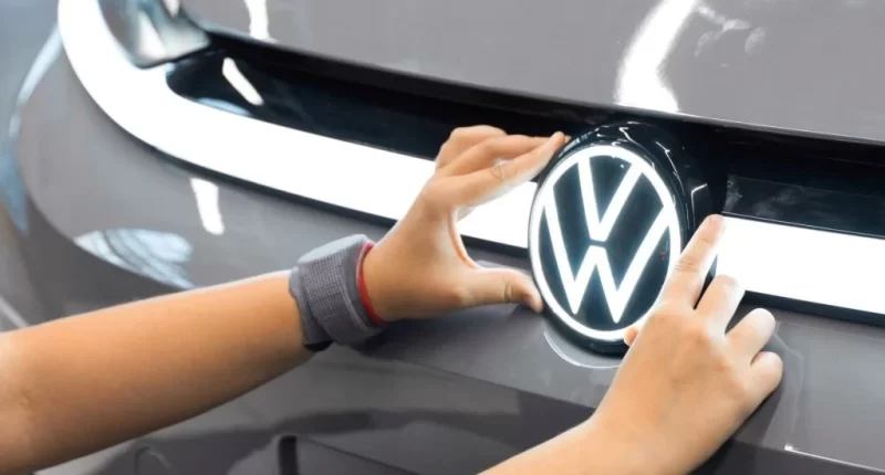 Volkswagen krizin eşiğinde: Dev üreticinin zorlu dönüşüm süreci