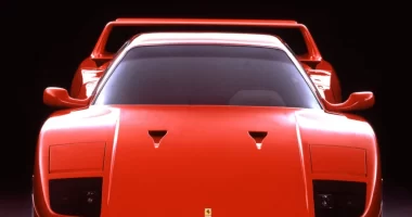 Lewis Hamilton Hayallerindeki Ferrari F40'a Kavuştu