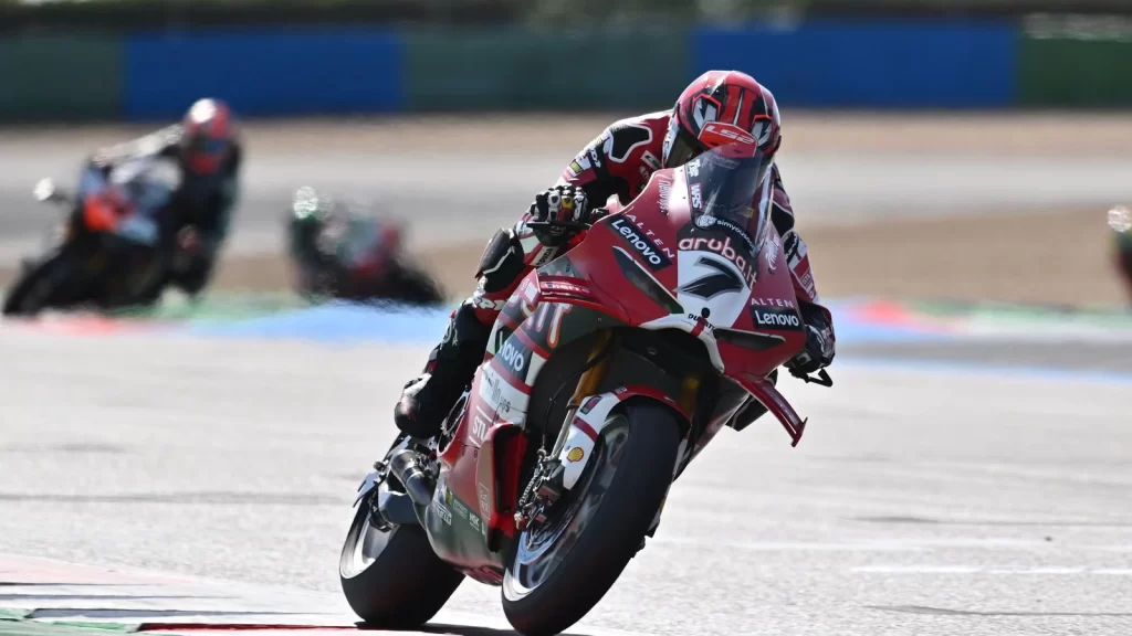 Iker Lecuona ve Nicolo Bulega arasındaki WorldSBK temas krizi