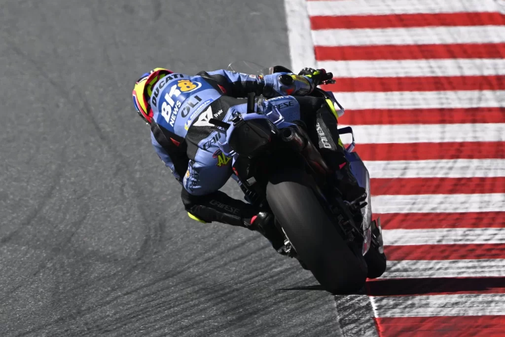 Gresini MotoGP takım arkadaşları Avusturya'da çarpıştı