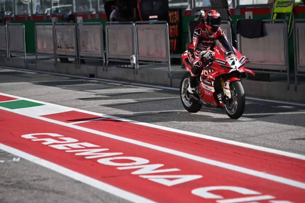 Iker Lecuona ve Nicolo Bulega Rekabeti: Dünya Superbike'ta Neler Bekliyor?