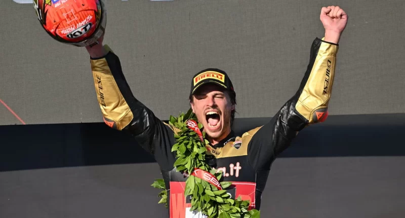 Nicolo Bulega WorldSBK şampiyonluğu - Nicolo Bulega ve WorldSBK Şampiyonluğu: Duygusal Bir Zafer