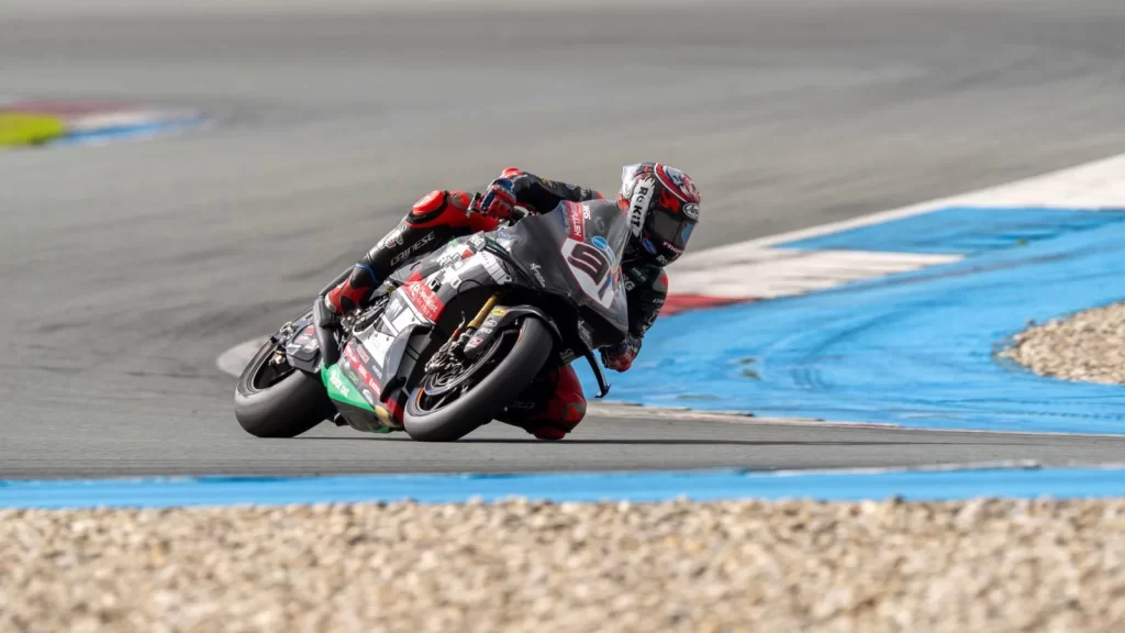 2026 British Superbikes Assen: Leon Haslam'dan Kusursuz Pol Pozisyonu