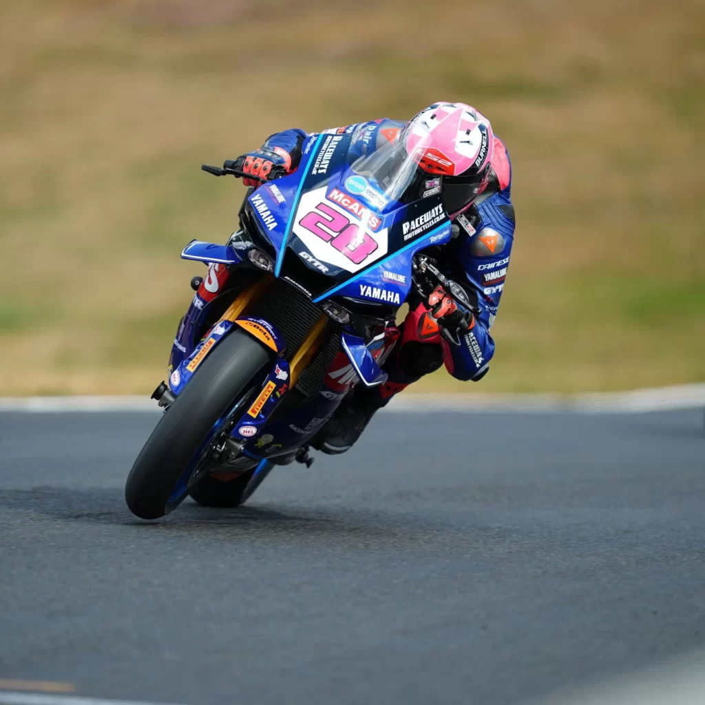 2026 British Superbikes Assen: Leon Haslam'dan Kusursuz Pol Pozisyonu