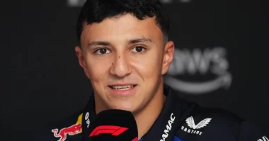 Isack Hadjar'ın Sakatlığı Nedeniyle Isack Hadjar F1 Yarışını Kaçırıyor