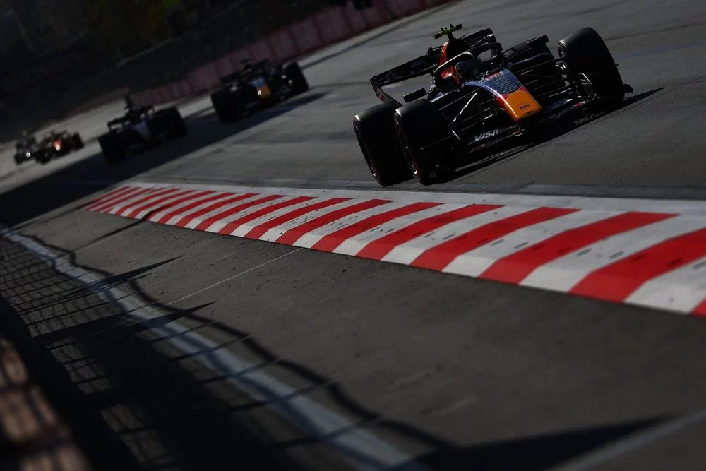 Red Bull Racing Azerbaycan GP Performansını Nasıl Zirveye Taşıdı?