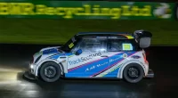 Knockhill gece yarışları otomobil dünyasında yeni bir dönemi başlattı