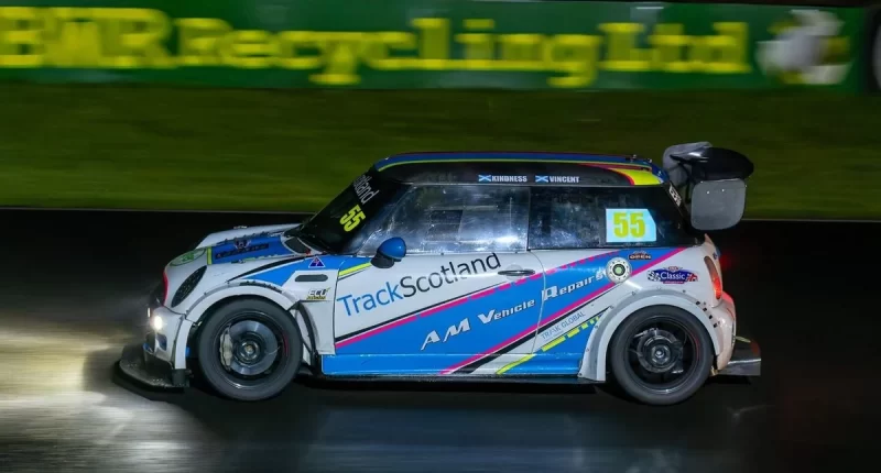 Knockhill gece yarışları otomobil dünyasında yeni bir dönemi başlattı