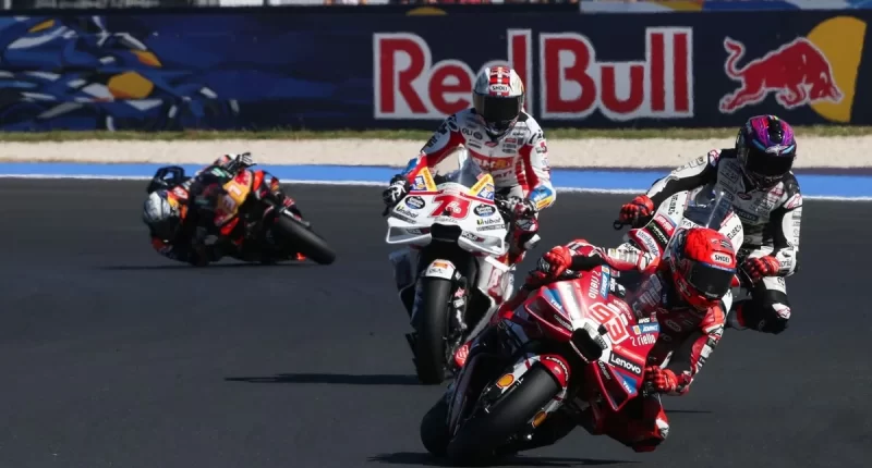 Marc Marquez MotoGP şampiyonluk yolunda rakiplerinin hatalarını avantaja çeviriyor