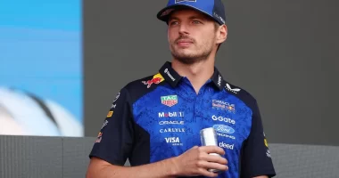 Red Bull RB22 Sorunları ve Verstappen'in 'Kağıttan Araba' İsyanı