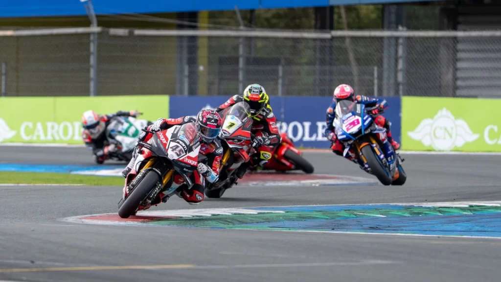 Scott Redding Assen BSB performansıyla şampiyonluk iddiasını korudu