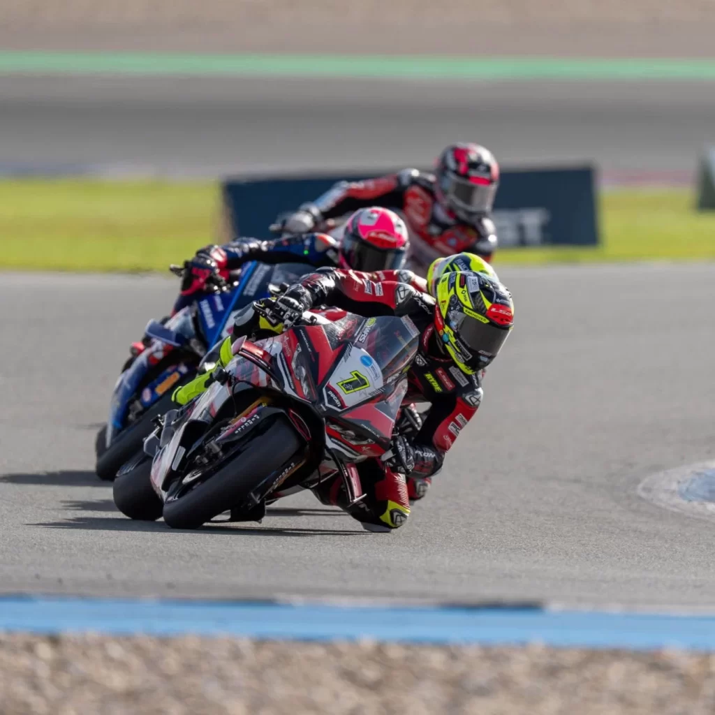 Scott Redding Assen BSB performansıyla şampiyonluk iddiasını korudu
