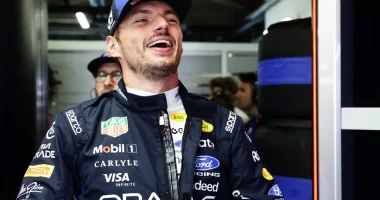 Max Verstappen ve 100 rakibi: Max vs 100 karting yarışı