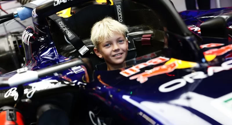 Red Bull Junior Team, efsanevi Kimi Raikkonen'in oğlu Robin'i renklerine bağladı