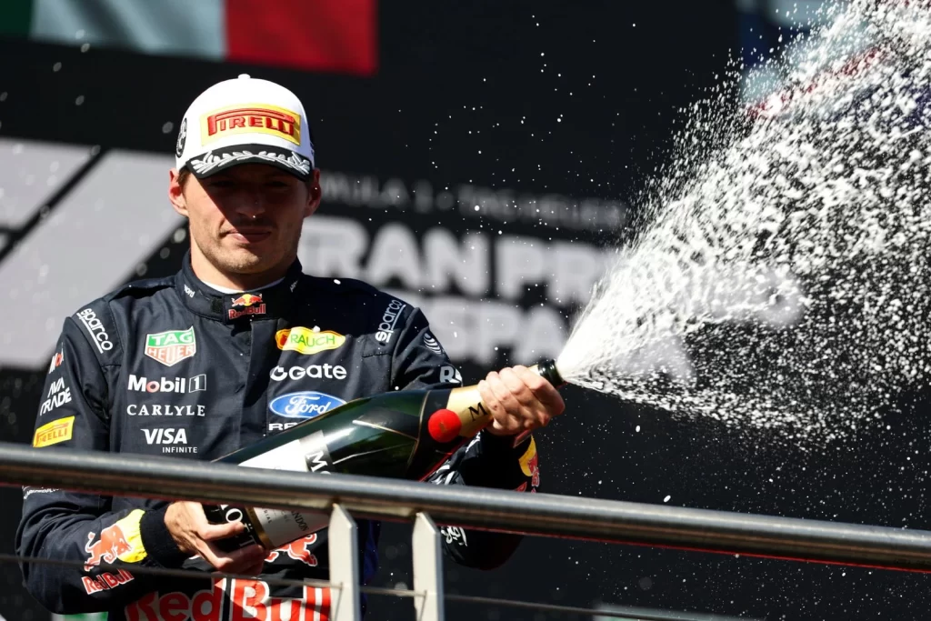 Red Bull'un İspanya GP'de Verstappen'i Yavaşlatan Kararı: Neden Geri Adım Atıldı?
